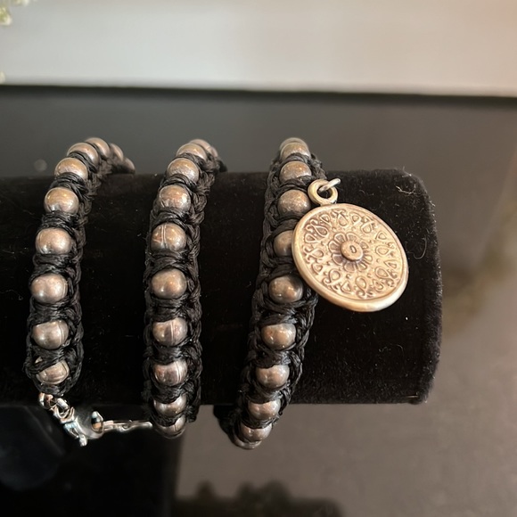 Black beaded wrap bracelet with Hamsa - Picture 3 of 3